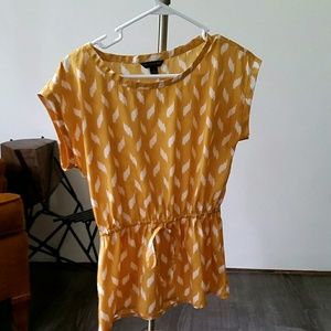 Small Banana Republic short sleeve top